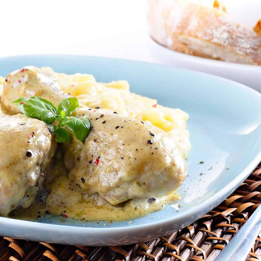 Pollo en crema chipotle Comida Mexicana