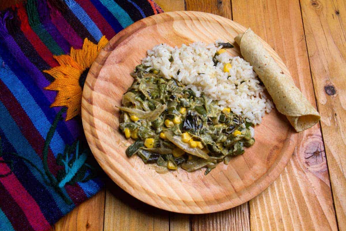 Cómo Hacer Rajas con Crema Comida Mexicana